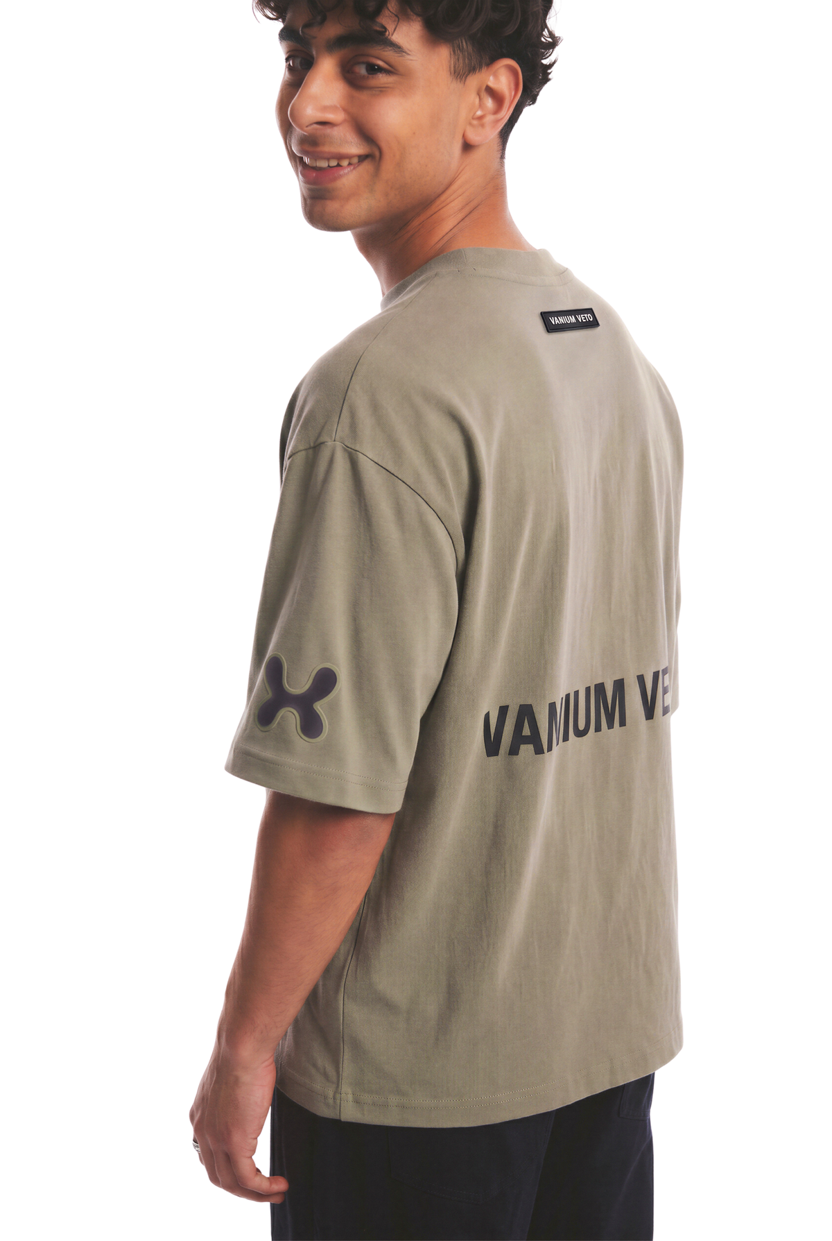 SIGNATURE OLIVE TEE